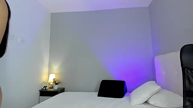 NataliaBuiles online show from March 2025 08:32:02 PM