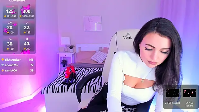 HelenaRegal online show from February 2025 04:32:02 PM