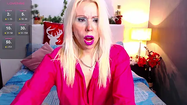 Luci evans online show from December 2024 08:04:02 PM