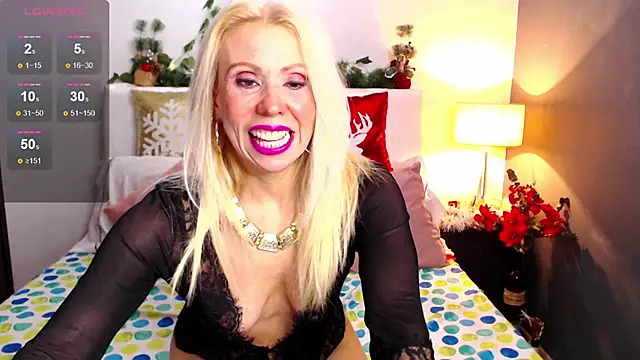 Luci evans online show from December 2024 01:21:01 AM