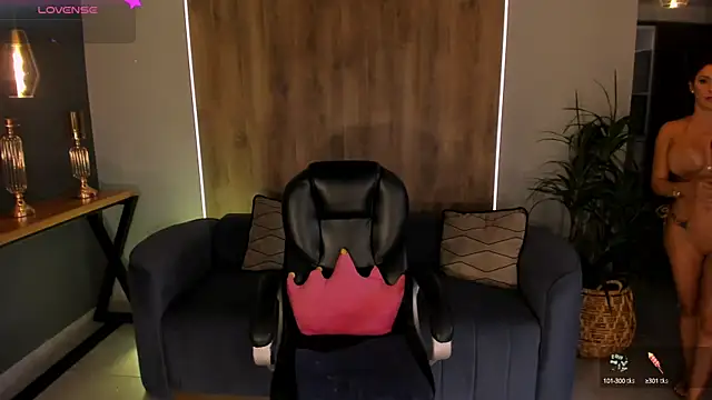 DannieSmith1 online show from December 2024 07:31:02 PM