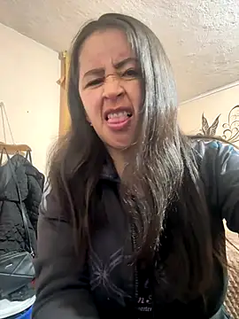 latinfemale online show from October 2025 11:16:02 PM