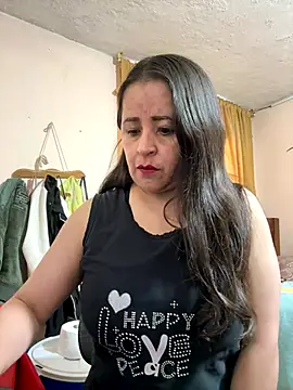 latinfemale online show from November 2025 10:14:01 PM