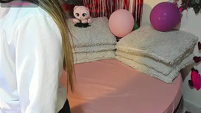 DestinyHills online show from February 2026 12:06:01 PM