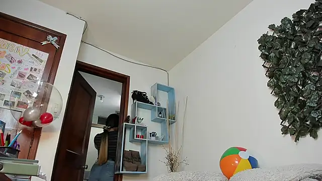 DestinyHills online show from April 2026 12:22:01 PM