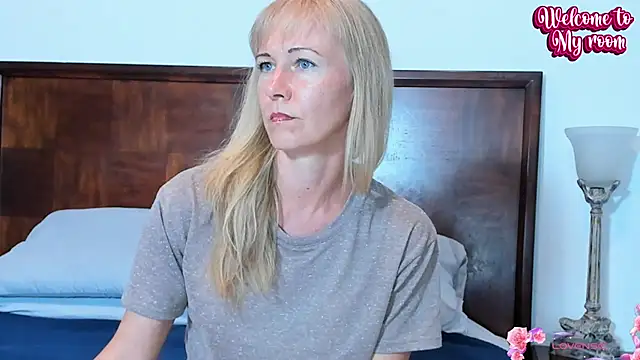 Snapshot of Christine_35 chatting on January 2025 04:16:01 PM Christine 35 online show from January 2025 04:16:01 PM