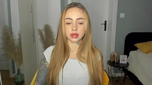 sexyCoralie online show from April 2026 07:06:01 AM