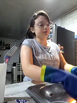 linda-schmidt online show from November 2025 01:05:02 AM