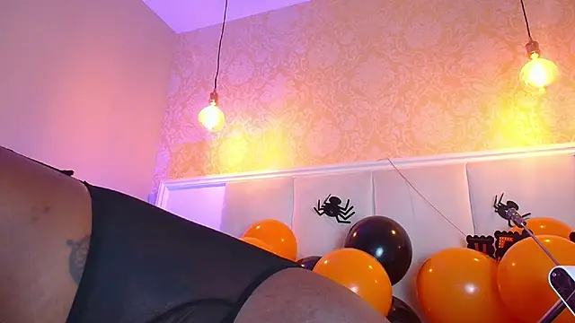 KayaBrown online show from October 2025 02:07:02 PM