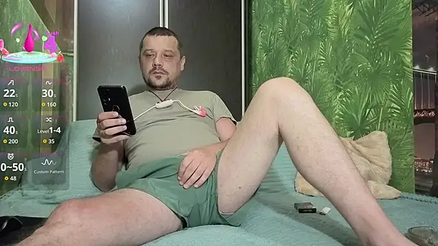 Snapshot of DanielOhCool chatting on June 2026 06:33:02 AM DanielOhCool online show from June 2026 06:33:02 AM