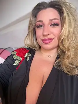 Snapshot of miamellycious chatting on July 2026 03:03:01 PM miamellycious online show from July 2026 03:03:01 PM