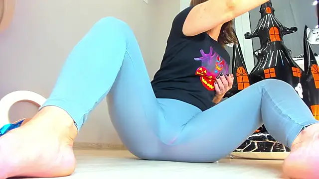 Girl Squirts online show from October 2025 03:25:01 AM