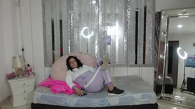 mijal queen online show from December 2024 02:23:01 AM