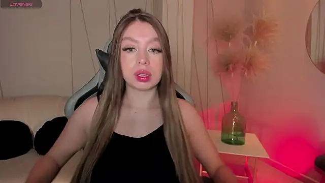 EllaClark online show from December 2024 11:29:01 AM