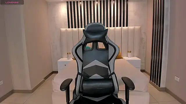 EllaClark online show from January 2025 06:20:02 PM