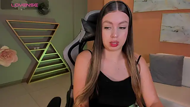 EllaClark online show from February 2025 07:06:02 PM