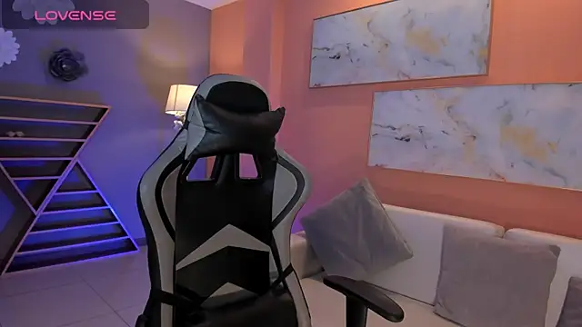 EllaClark online show from February 2025 07:05:01 PM