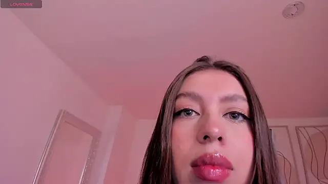 EllaClark online show from September 2025 07:03:02 PM