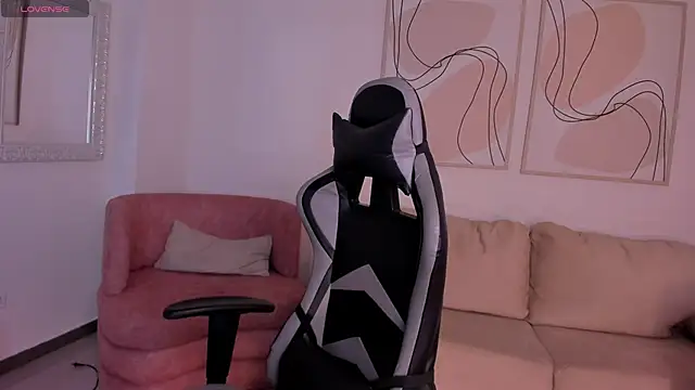 EllaClark online show from October 2025 03:56:02 PM