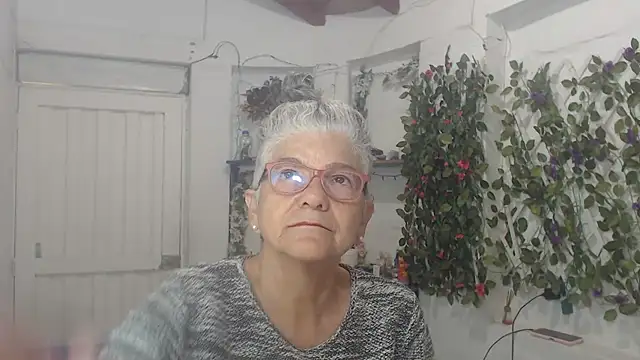 FunnyGrandma online show from February 2025 04:15:01 AM