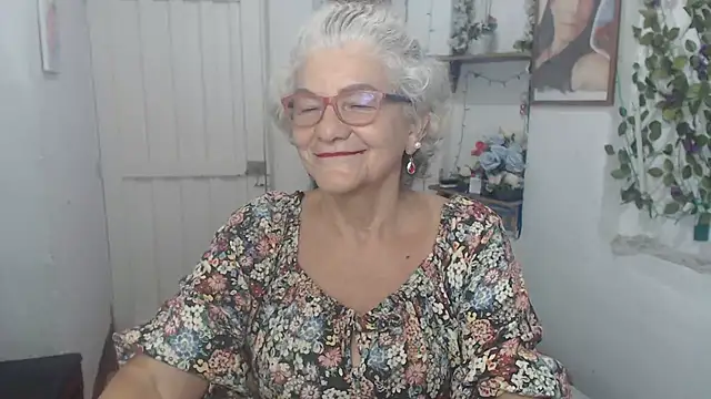 FunnyGrandma online show from September 2025 01:40:01 AM