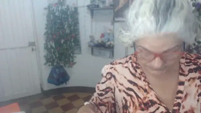 FunnyGrandma online show from November 2025 01:15:02 AM