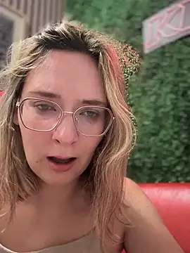 The Snowwhitee online show from February 2025 12:37:02 PM