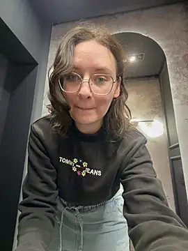 The Snowwhitee online show from April 2026 11:53:02 AM