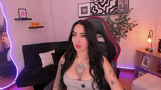 EmmyEvans1 online show from September 2025 07:39:02 PM