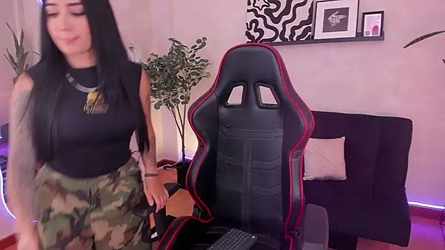 EmmyEvans1 online show from September 2025 07:30:02 PM