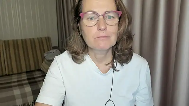 lauraoven online show from December 2024 10:18:01 AM
