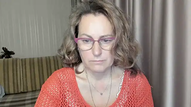lauraoven online show from December 2024 08:27:01 AM