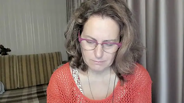 lauraoven online show from December 2024 07:28:02 AM