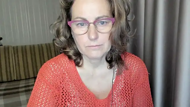 lauraoven online show from December 2024 06:43:02 AM