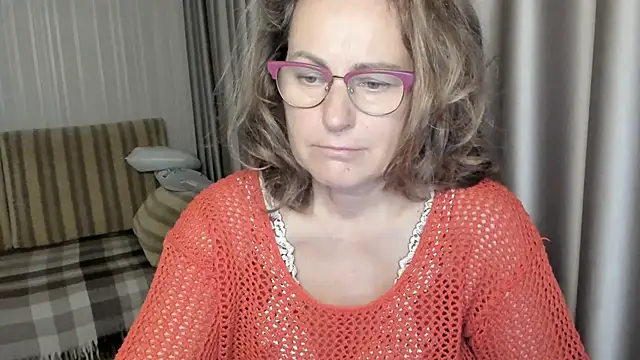 lauraoven online show from December 2024 12:13:01 PM