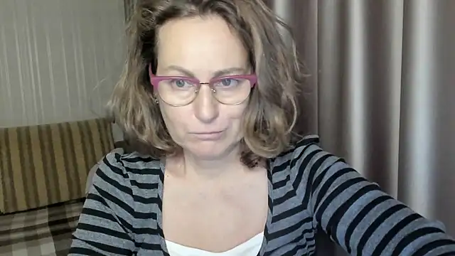 lauraoven online show from December 2024 12:44:02 PM