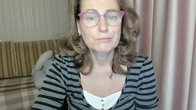 lauraoven online show from December 2024 10:19:02 AM
