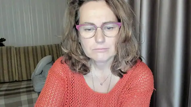 lauraoven online show from December 2024 02:05:02 PM