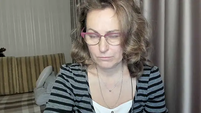 lauraoven online show from December 2024 07:29:01 AM
