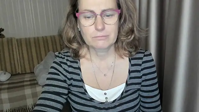 lauraoven online show from December 2024 02:06:02 PM