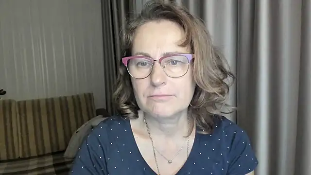 lauraoven online show from December 2024 06:23:02 PM