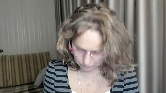 lauraoven online show from December 2024 03:33:02 PM