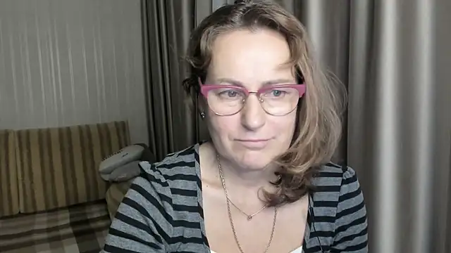 lauraoven online show from December 2024 08:13:01 AM