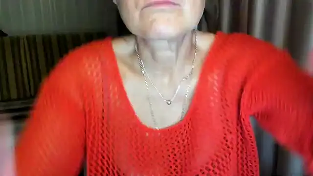 Snapshot of lauraoven chatting on October 2025 07:39:01 AM lauraoven online show from October 2025 07:39:01 AM