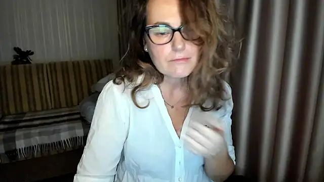 lauraoven online show from December 2025 07:50:02 AM