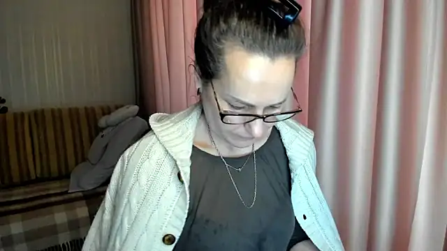 lauraoven online show from February 2026 07:26:01 AM