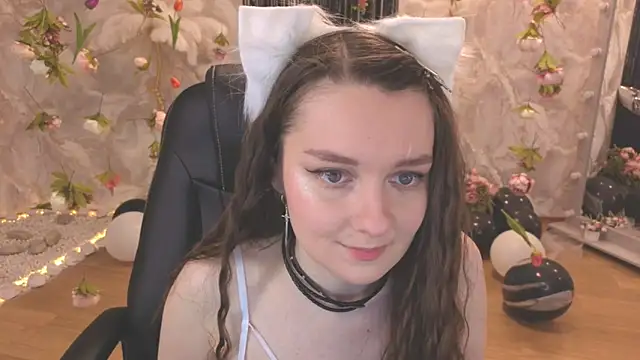 Snapshot of CloudGrace chatting on July 2026 03:21:01 AM CloudGrace online show from July 2026 03:21:01 AM