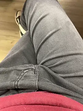 Snapshot of _Inchiodo_ chatting on December 2024 05:43:01 PM Inchiodo online show from December 2024 05:43:01 PM