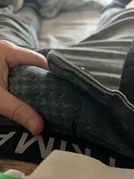 Snapshot of _Inchiodo_ chatting on February 2025 12:27:02 PM Inchiodo online show from February 2025 12:27:02 PM