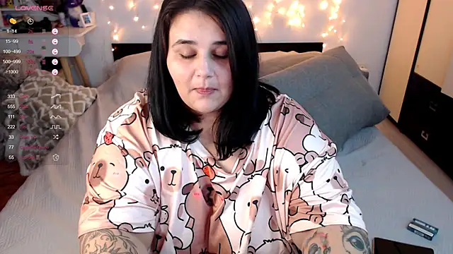 naughtykiss online show from October 2025 04:45:02 AM